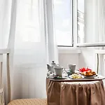 Relais De L'opera