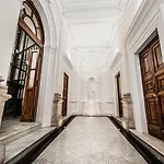 Relais De L'opera