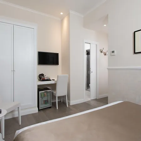 Relais De L'opera 4*