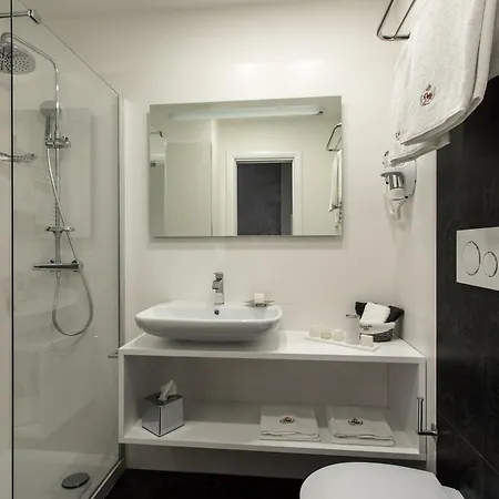 Relais De L'opera 4*